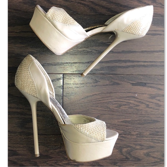BEBE NUDE LEATHER SNAKESKIN HEEL - Picture 6 of 8